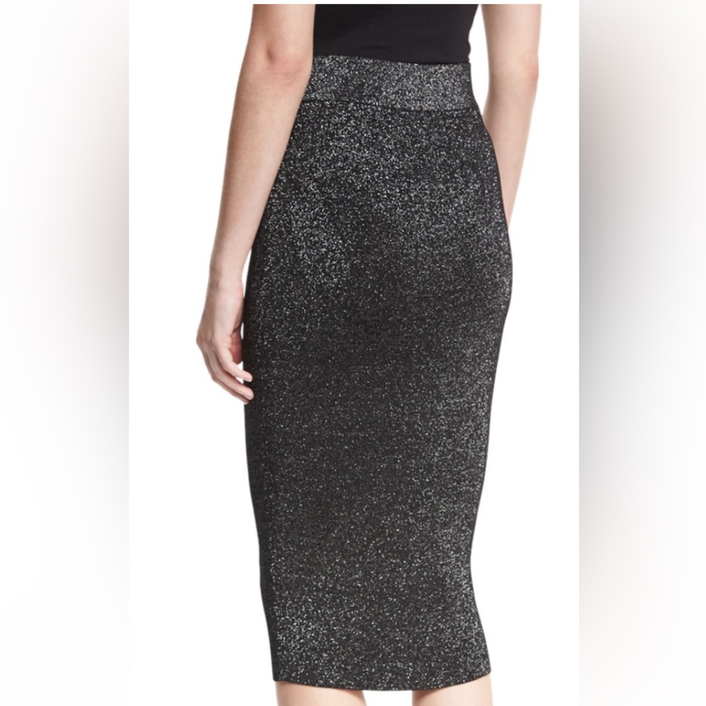 💕2/$11 NWT Black & Silver Pencil skirt